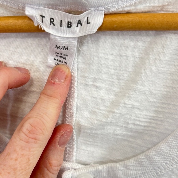 Tribal White Sleeveless Relaxed Buttoned Tank Top - Picture 3 of 4